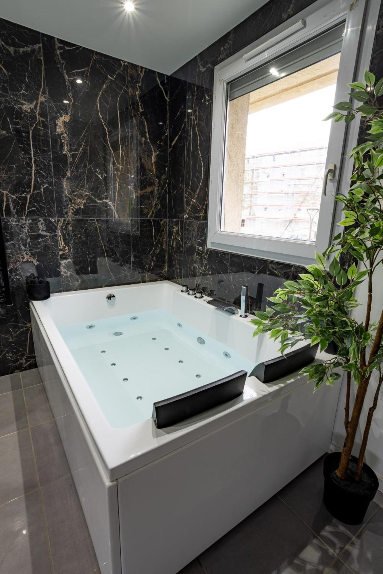 Evasion Romantique Avec Jacuzzi Савигны-Ле-Темпле Экстерьер фото
